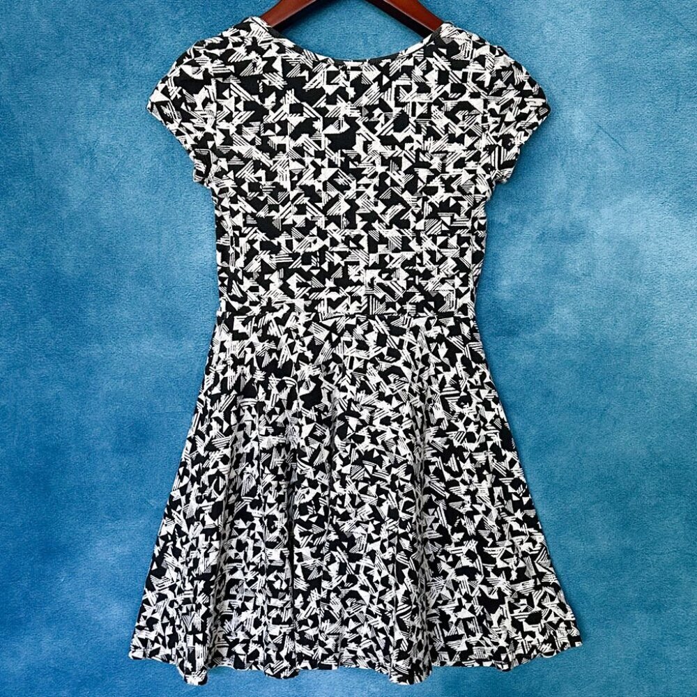 Aeropostale Geometric Fit & Flare Summer Dress, Size S - Picture 2 of 5
